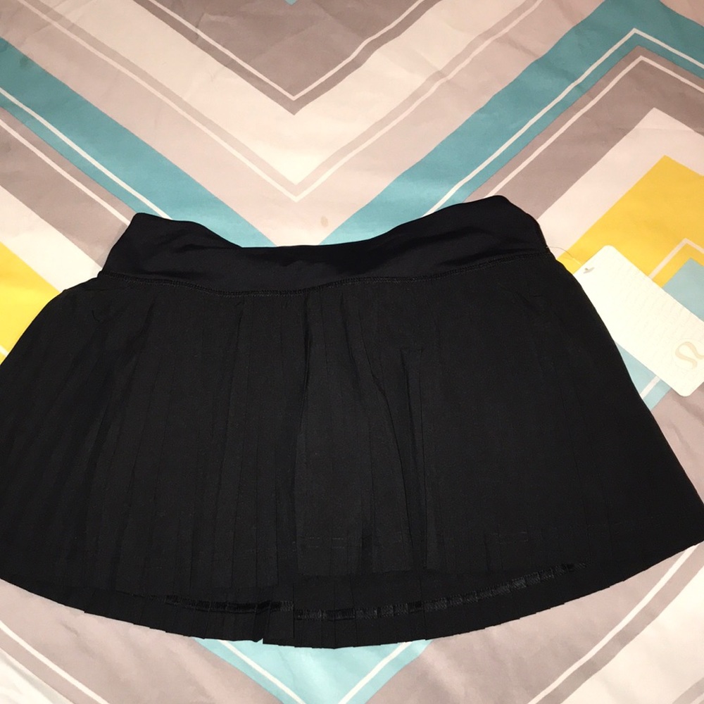 NWT LuLuLemon Pleat To Street Skirt ||